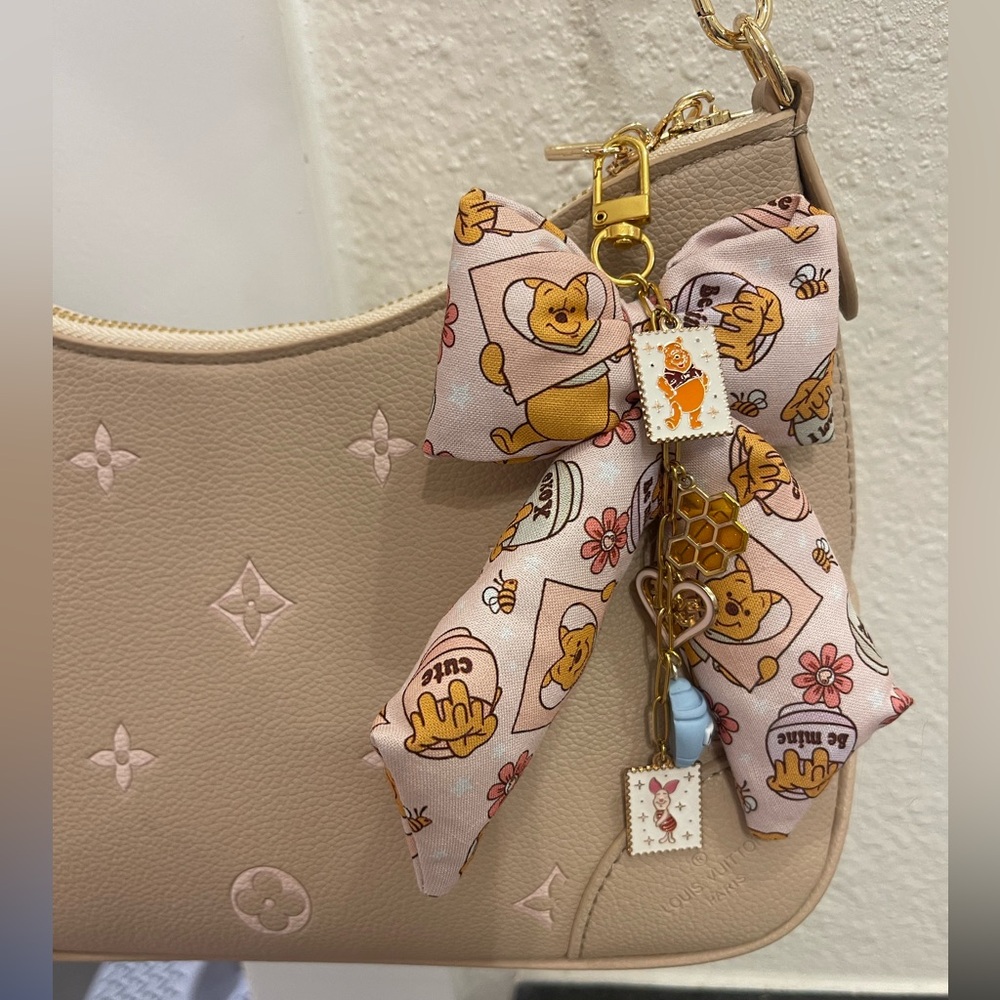 Winnie the Pooh bag bow/charm